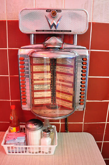 An old diner jukebox