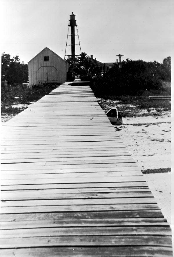 Boardwalk leading to Sanibel Lighthouse.