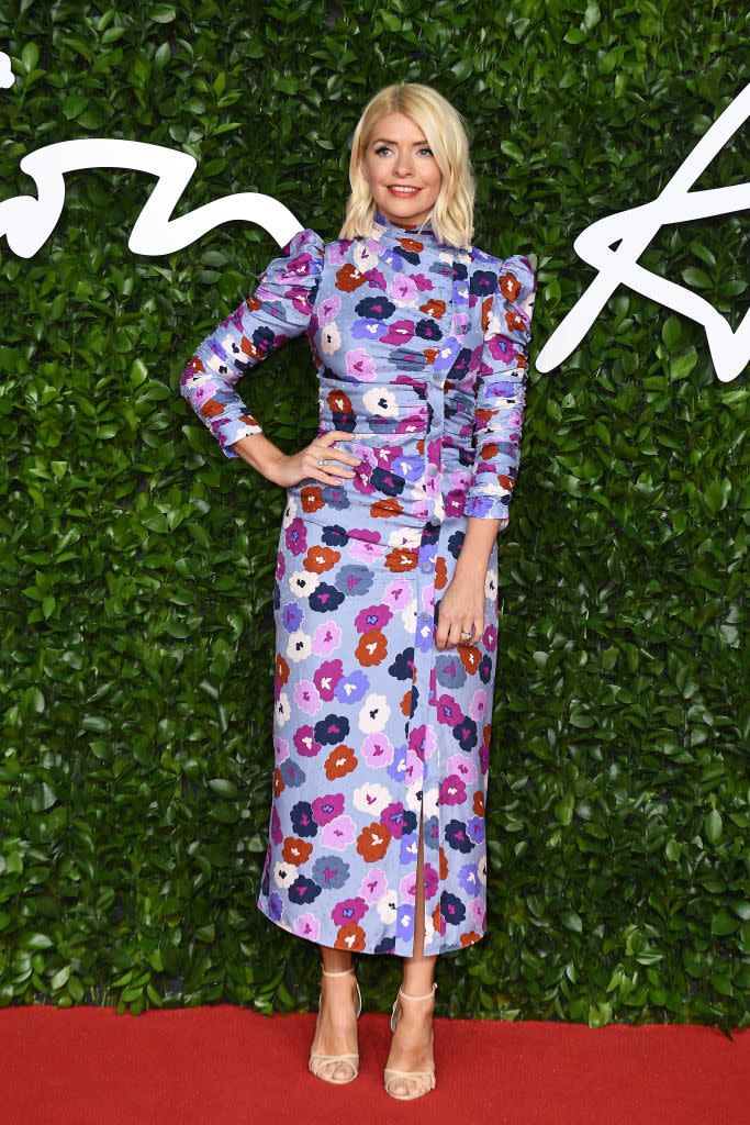 3) Holly Willoughby's outfits