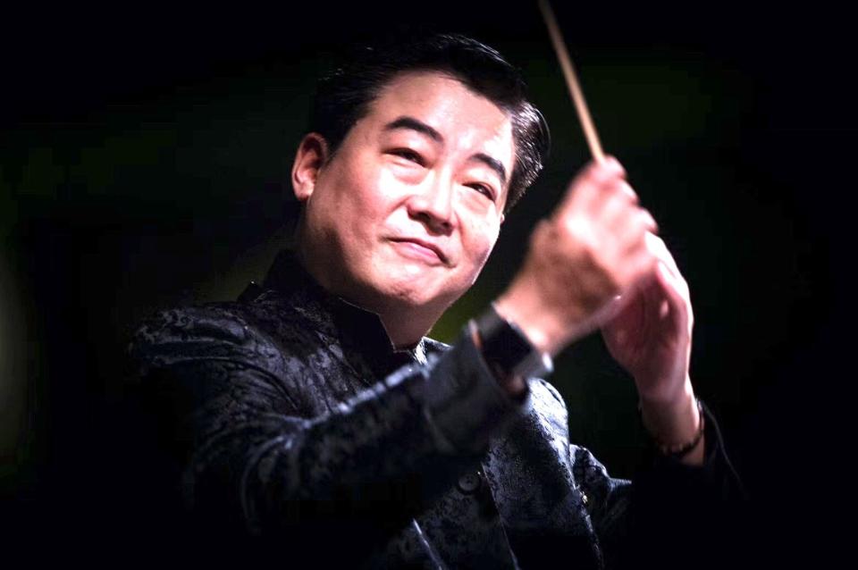 Shih-Hung Young is a conductor of symphonic, film scores, Broadway musicals and operas, and a performer of solo and chamber music recitals.