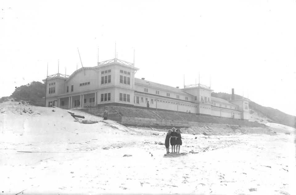 The Bayocean natatorium was built on the edge of the sand in 1914.