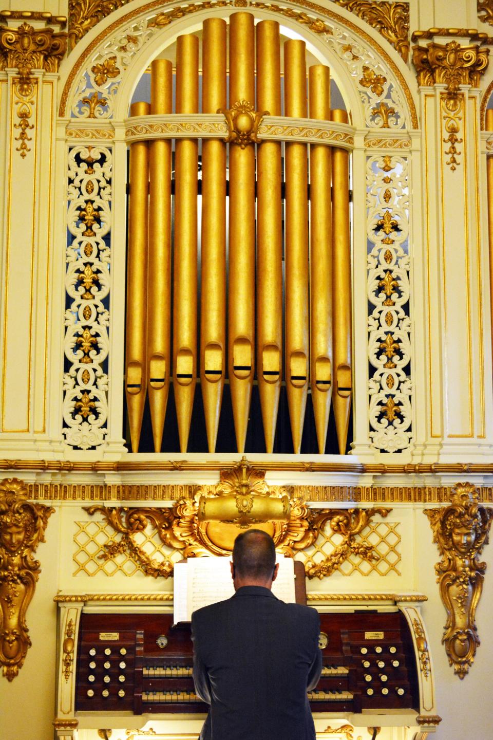 Enjoy the demonstrations of some Gilded Age instruments this weekend with general admission to the Henry Morrison Flagler Museum in Palm Beach, including this 1902 J. H. & C. S. Odell & Co. organ.