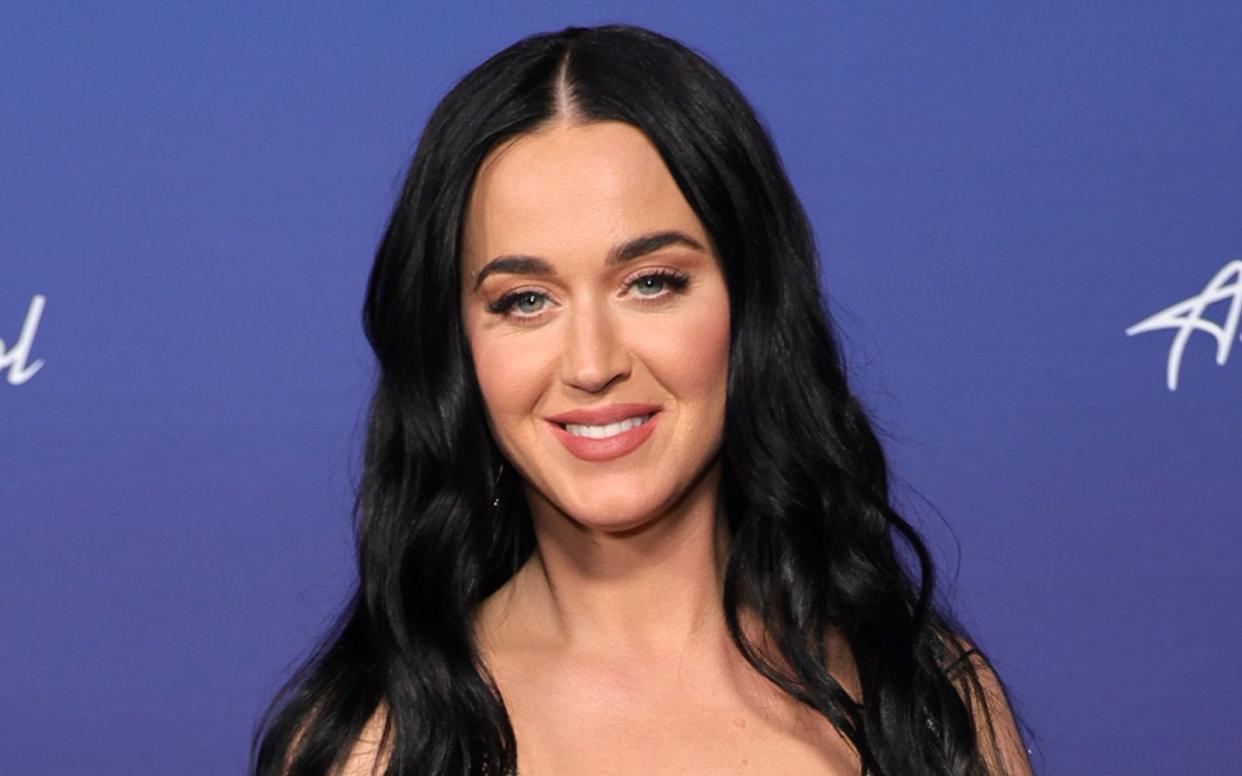 Alles nur Show? Ein bizarrer Live-Moment von Katy Perry sorgte zuletzt für großes Aufsehen im Netz. (Bild: Getty Images/Momodu Mansaray)