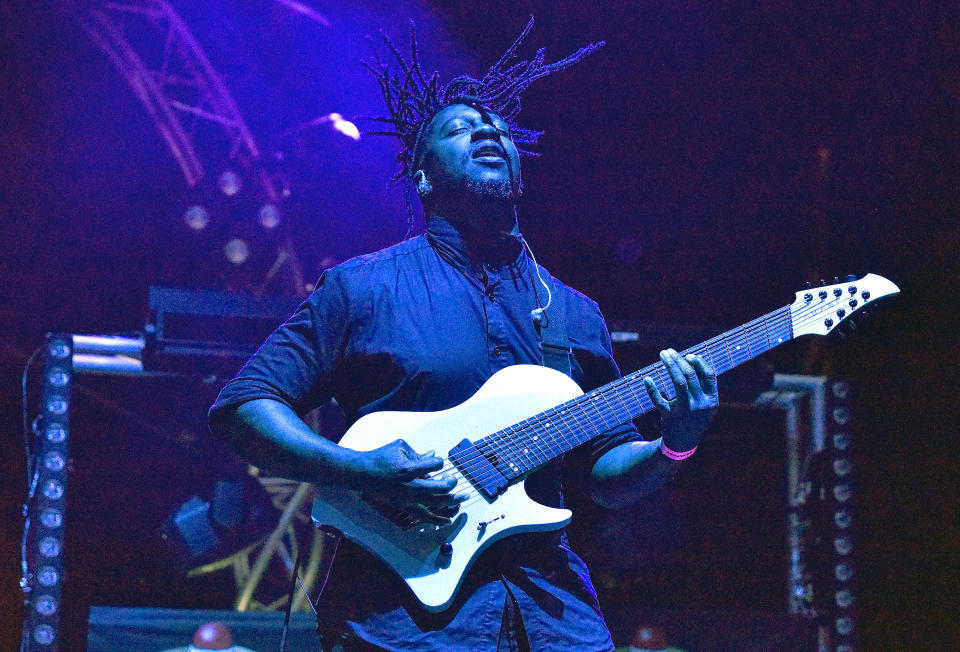 Tosin Abasi