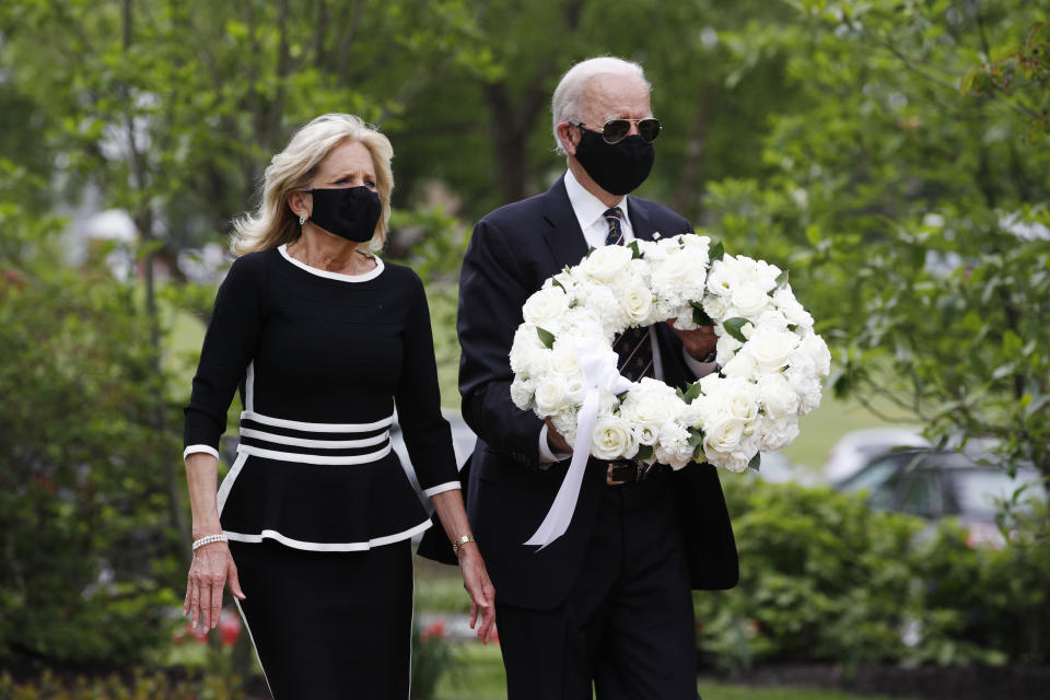 Democratic presidential candidate, former Vice President Joe Biden and Jill Biden, arrive to lay a wreath at the Delaware Memorial Bridge Veterans Memorial Park, Monday, May 25, 2020, in New Castle, Del. (AP Photo/Patrick Semansky)