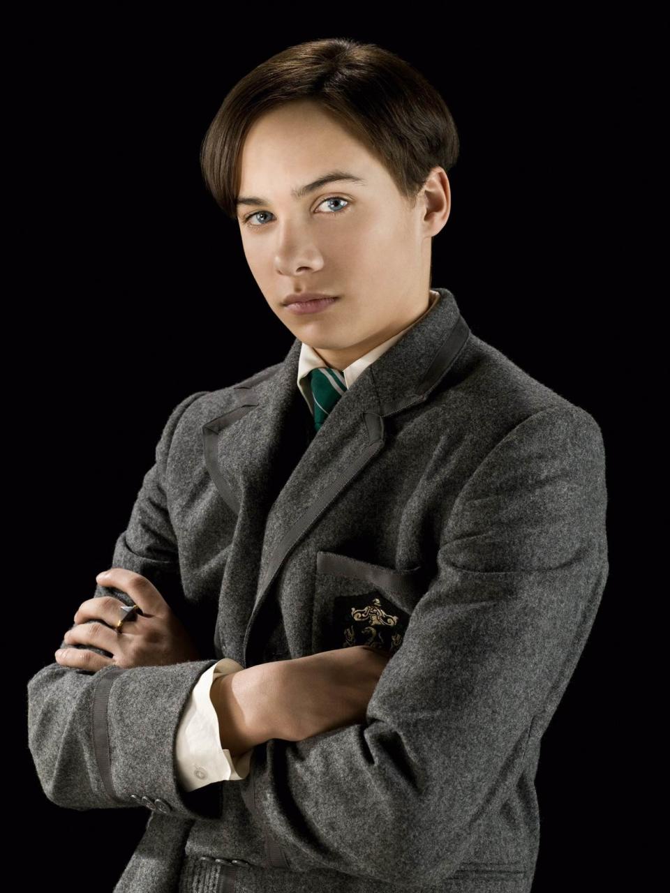 Tom Riddle 16 frank dillane harry potter