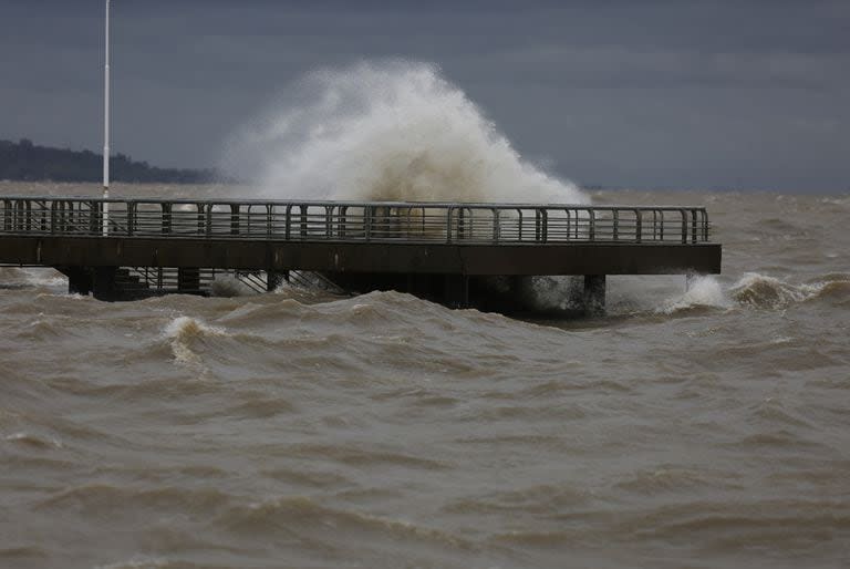 Alertan por la posible crecida del Río de la Plata