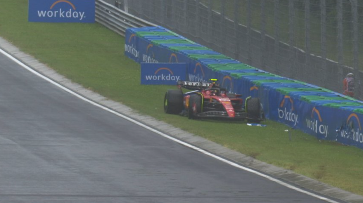 Carlos Sainz crashes in first practice in Hungary (F1)