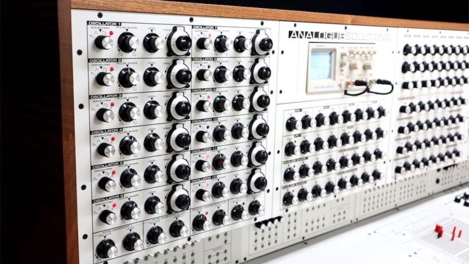 Analogue Solutions Colossus