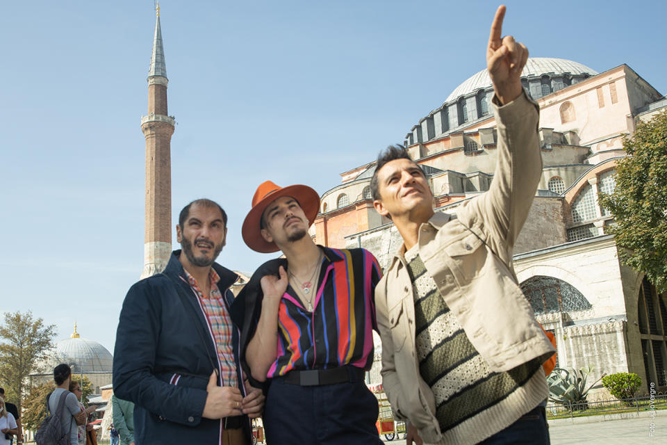 《玩命光頭》講述三位有頂上煩惱的男子，前往土耳其植髮的爆笑故事。（圖／仲業文創）