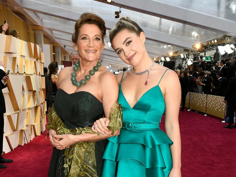 florence pugh oscars with her mom