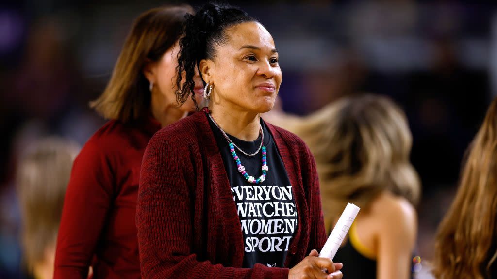 dawn staley at south carolina v east carolina game