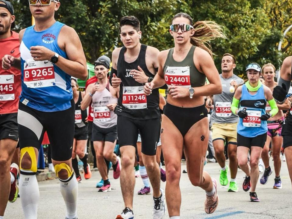 Sarah Bohan in stride during the 2023 Chicago Marathon.