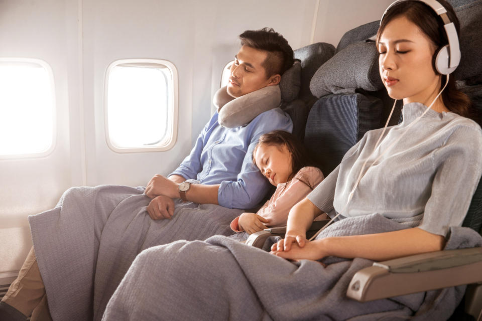 Algo está claro en un avión: cuantas menos cosas toques, mejor. Foto: Getty Images. 