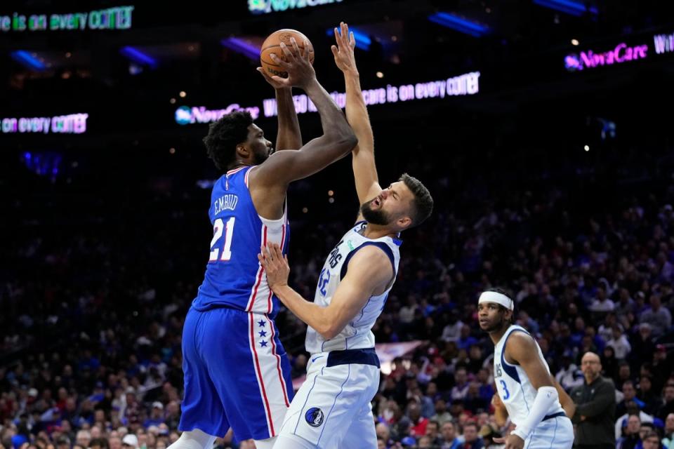 MAVERICKS-76ERS (AP)