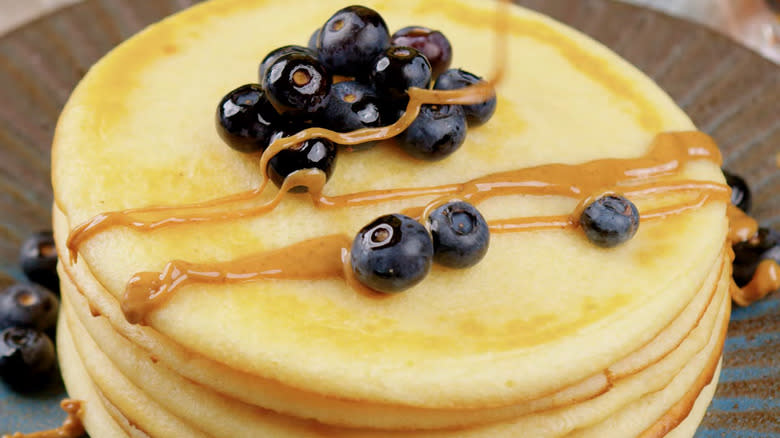 Air-fried pancakes with toppings