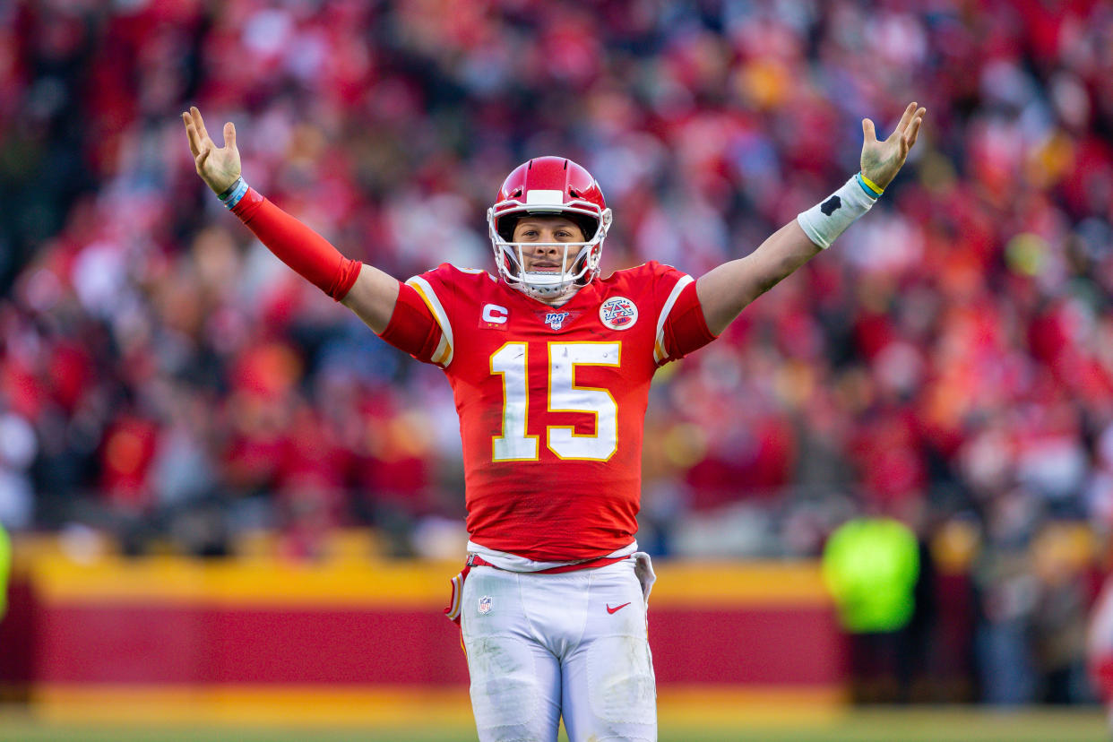 KANSAS CITY, MO - JANUARY 19: Kansas City Chiefs quarterback Patrick Mahomes (15) celebrates after a play against the Tennessee Titans at Arrowhead Stadium in Kansas City, Missouri. (Photo by William Purnell/Icon Sportswire via Getty Images)