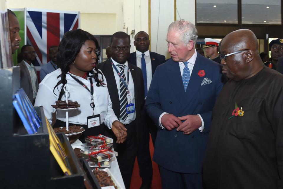 <p>The Prince of Wales and the President of Ghana speak with different Ghanian entrepreneurs during the Young Entrepreneurs Event at the International Conference Centre. </p>