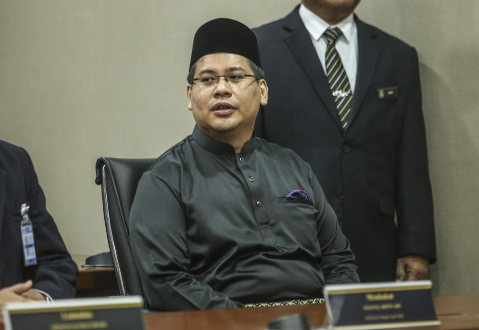 Hafez, a first-term MP, won the seat by 852 votes on a Barisan Nasional ticket, polling 12,038 against his closest challenger Noor Hayaty who obtained 11,186 votes. — Picture by Firdaus Latif