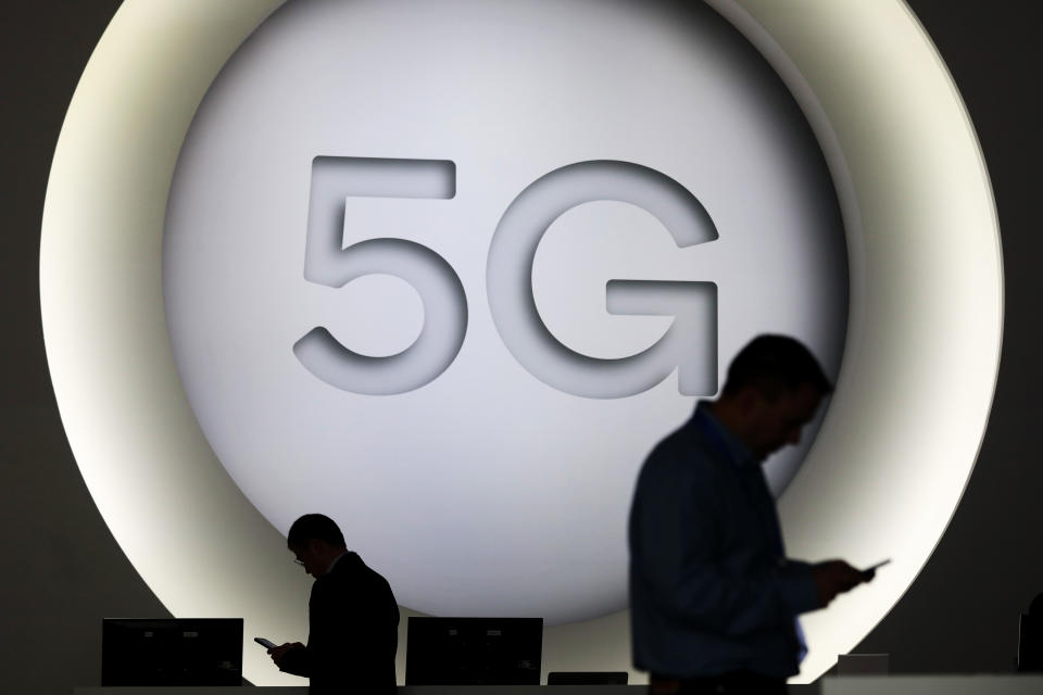 Huawei Troubles Spell Opportunity for Samsung as 5G Nears