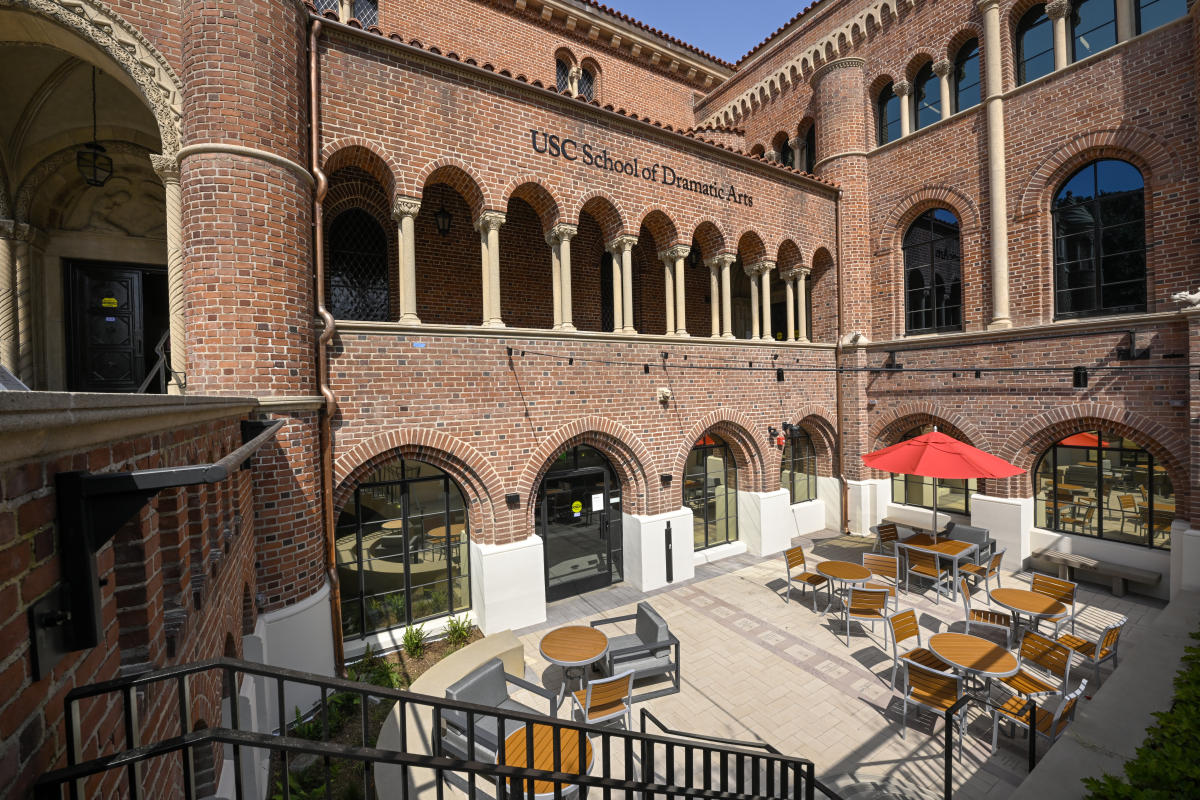 USC Unveils New Dramatic Arts Building