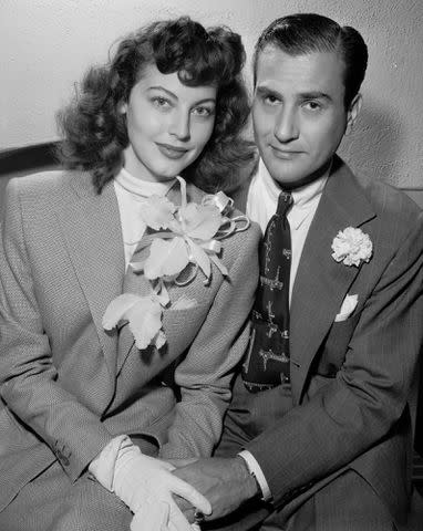 Eric Carpenter/Hulton Archive/Getty Ava Gardner (1922 - 1990) and American jazz musician and bandleader Artie Shaw pose together the day after their wedding, October 18, 1945.