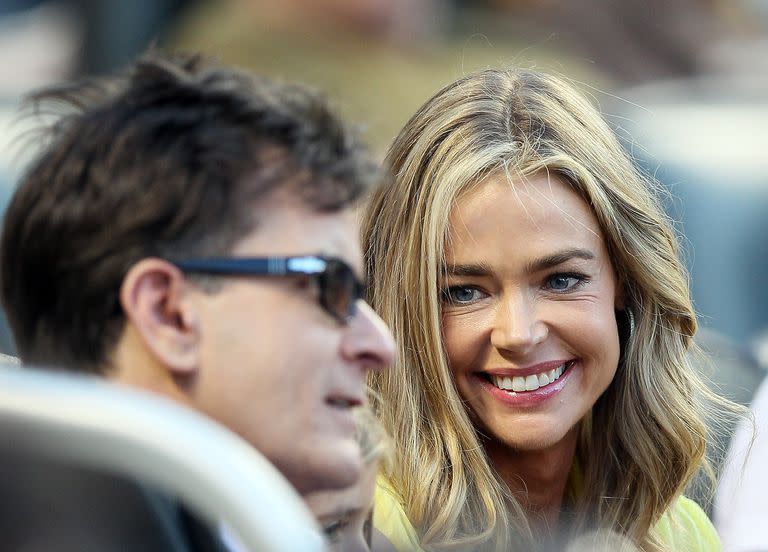 Denise Richards y Charlie Sheen en 2012