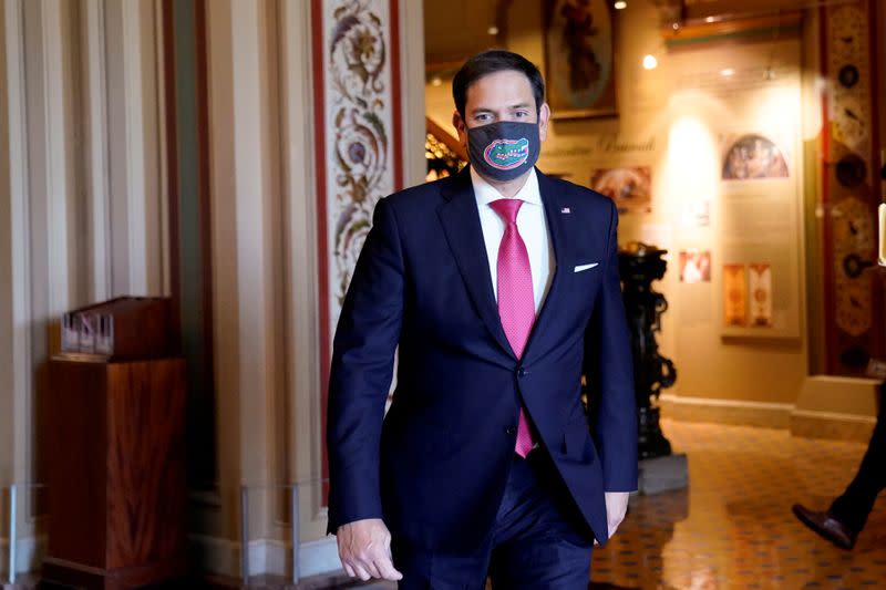 FOTO DE ARCHIVO: El senador Marco Rubio después de una votación en Washington, EEUU, el 23 de julio de 2020