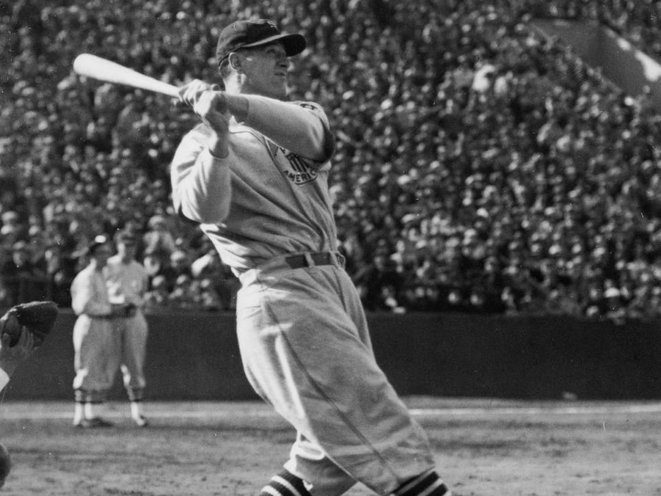 Baseball star Lou Gehrig at the bat in 1930 (Hulton Archive/Getty)
