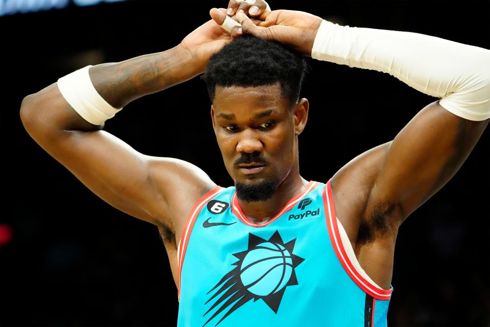 Phoenix Suns center Deandre Ayton (22) against the Los Angeles Lakers in the second half at Footprint Center on Nov. 22, 2022.