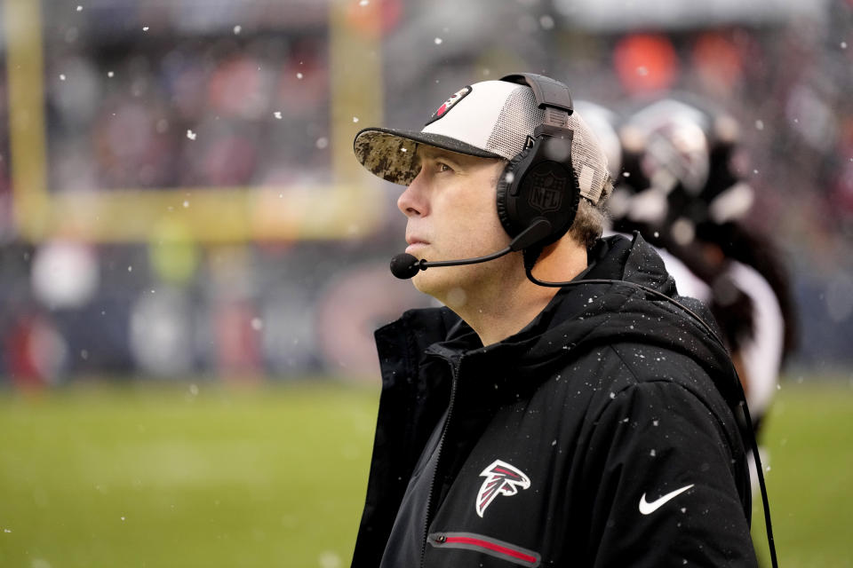 Atlanta Falcons heads coach Arthur Smith looks up at the scoreboard in the closing moment of his team's 37-17 loss to the Chicago Bears in an NFL football game Sunday, Dec. 31, 2023, in Chicago. (AP Photo/Charles Rex Arbogast)