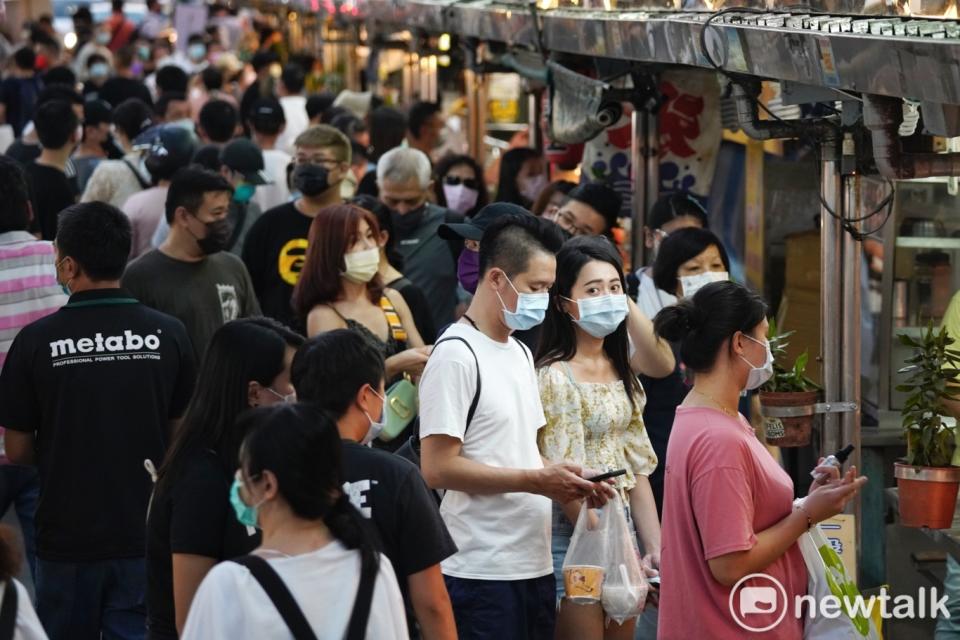 振興五倍券即將上路，各縣市也祭出加碼活動，希望刺激消費。（示意圖）   圖：張良一/攝