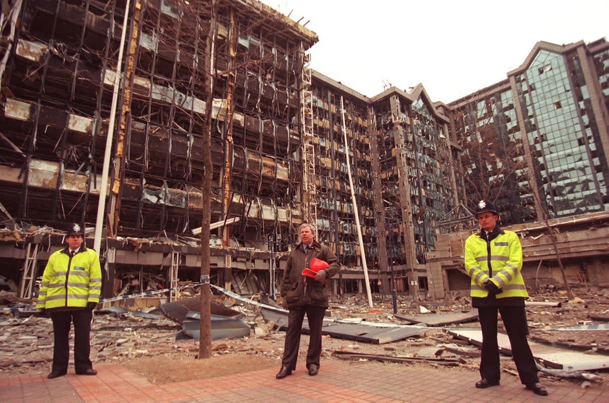 Police at the scene of the IRA bomb in Docklands (AFP via Getty Images)