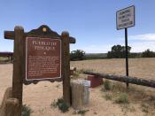 Una señal marca el terreno del Tesuque Pueblo de Nuevo México el jueves 25 de junio de 2020. La tribu nativa estadounidene abrió un estudio de cine en un antiguo casino. (AP Foto/ Russell Contreras)