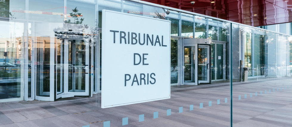 L'entrée du tribunal de Paris. 
