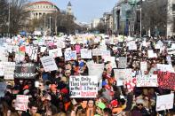 <p>People arrive for the March For Our Lives rally against gun violence in Washington, D.C. (Photo: Nicholas Kamm/AFP/Getty Images) </p>