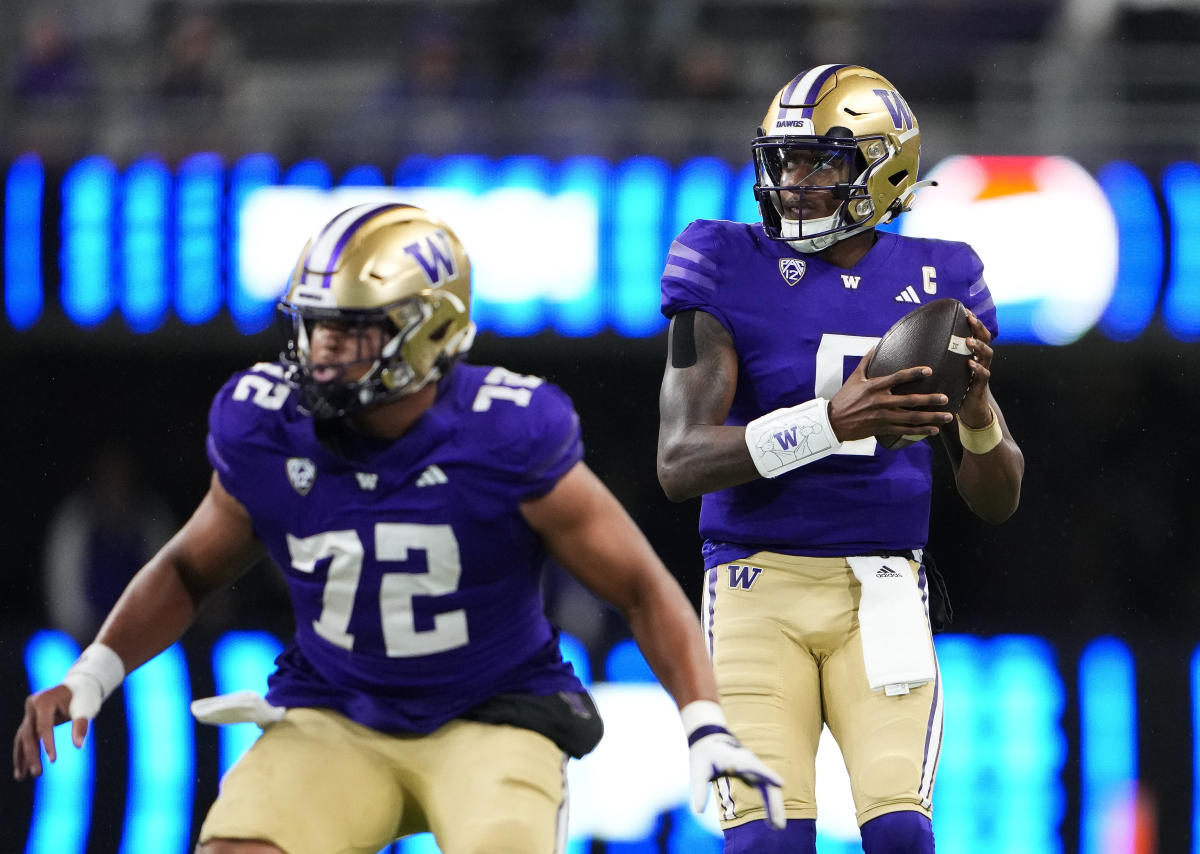 No. 7 Washington faces Arizona in the Huskies' first Pac-12 road