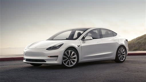 Tesla Model 3（圖／翻攝網路）