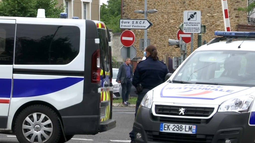 Un homme a été neutralisé par des tirs d'au moins un agent de la sûreté ferroviaire mercredi à Ermont-Eaubonne. - BFMTV