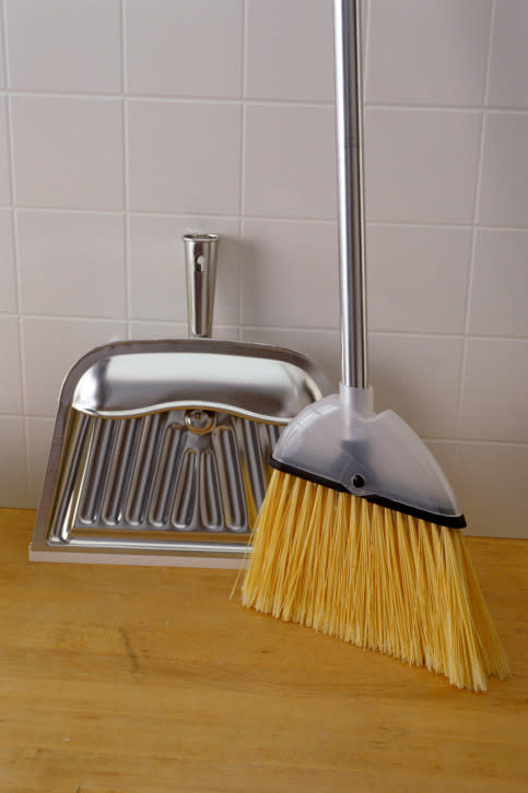 13. The many uses of a dustpan What you need: A dustpan. What it does: Makes it easier to fill up a bucket with water. Unless you have one of those deep, metallic industrial sinks, filling up a large bucket with water is extremely difficult… unless you have a dustpan. Credit: Thinkstock
