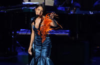 Ángela Aguilar canta "Ligia Elena" en la gala en honor a Rubén Blades como Persona del Año de la Academia Latina de la Grabación, el miércoles 17 de noviembre de 2021 en el hotel y casino Mandalay Bay en Las Vegas. (AP Foto/Chris Pizzello)