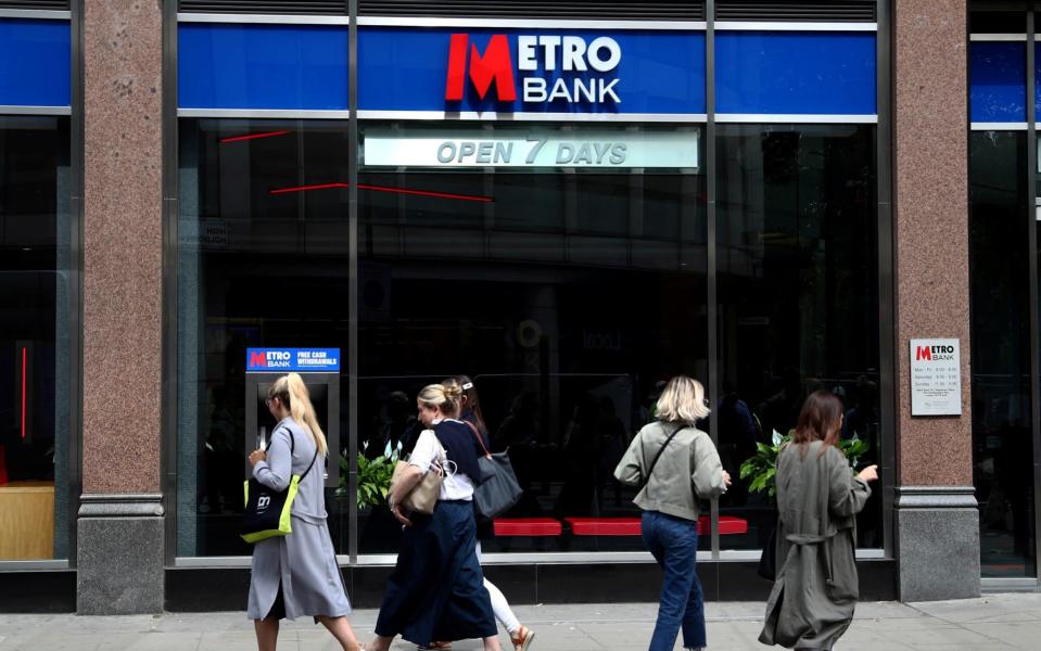 Metro Bank အကျိုးအမြတ် - REUTERS/Hannah McKay/File ဓာတ်ပုံ