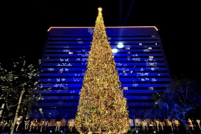 south coast plaza christmas tree