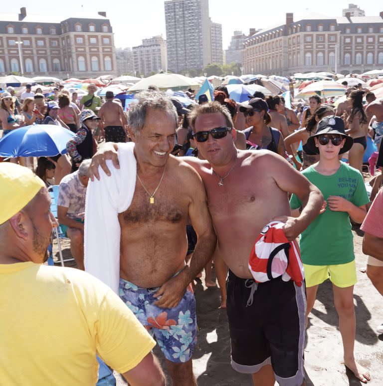 Daniel Scioli en una recorrida por Mar del Plata