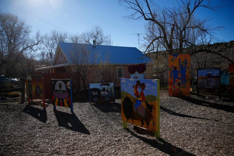 Connie’s Photo Park, Madrid, N.M. (Photo: Eric Thayer for Yahoo News)