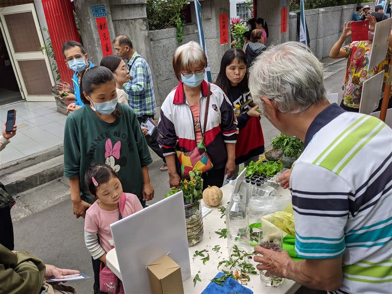 忠寮社區推動魚菜共生食農教育。（圖／新北市政府提供）