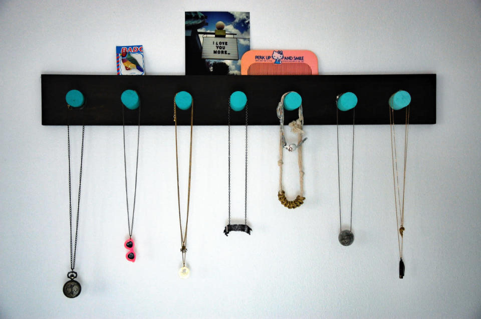 Wine-cork necklace rack