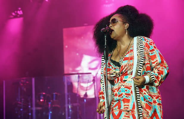 Singer-actress Jill Scott talks about having ample breasts