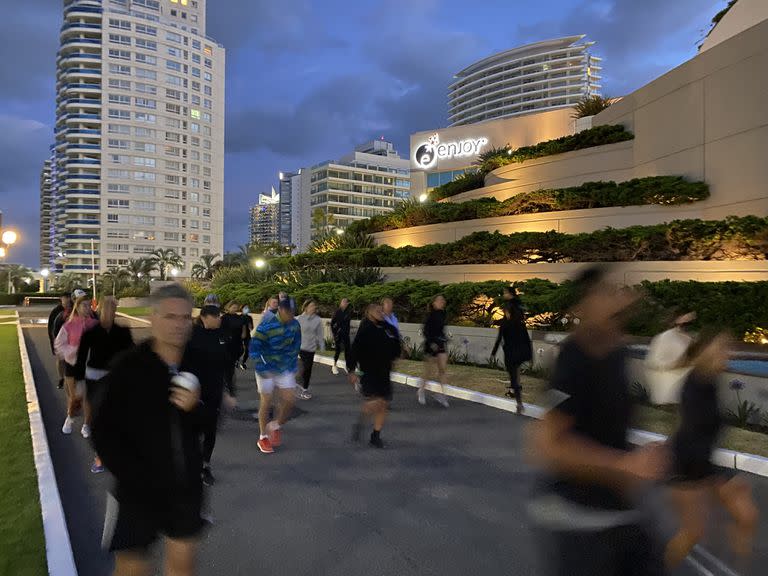 La primera edición del Club de las 5 AM, en Punta del Este, con entrada en calor minutos después de las 4 de la madrugada