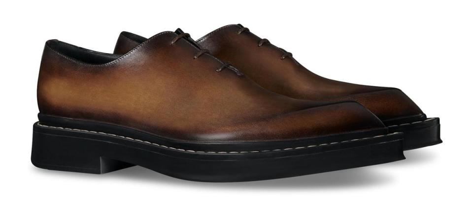 Berluti Hoxton棕色皮鞋 TW$ 60,000。（Berluti提供）